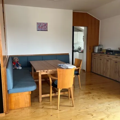 Einzigartige Dachgeschoßwohnung inkl. Tiefgaragenplatz mitten in Vöcklabruck - Bild 2