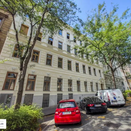 Sanierungsbedürftige Altbauwohnung mit bewilligtem Balkon in gepflegter Jahrhundertwende Liegenschaft beim Meiselmarkt - Bild 3