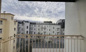 Traumhafte Wohnung in der Innenstadt mit Balkon!