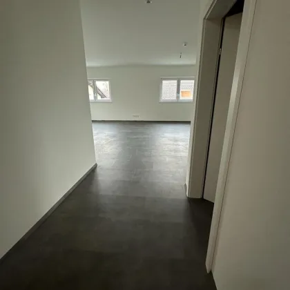 Großzügiges Gewerbeobjekt inklusive Balkon - Bild 3