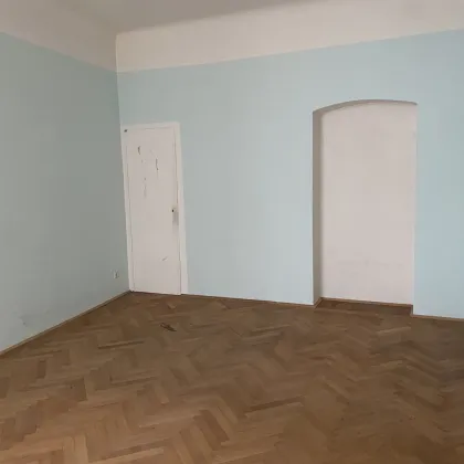 Stadtwohntraum in bester Lage - Renovierungsbedürftiges Juwel mit viel Potential ! - Bild 3