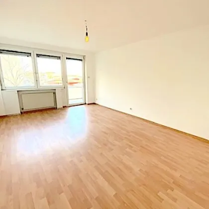 NUR MEHR BIS 31.10! -10% BUWOG WOHNPREISSCHMELZE! PROVISIONSFREI VOM EIGENTÜMER! UNSANIERTE 3-ZIMMER WOHNUNG MIT BALKON BEIM COLOSSEUM21! - Bild 2