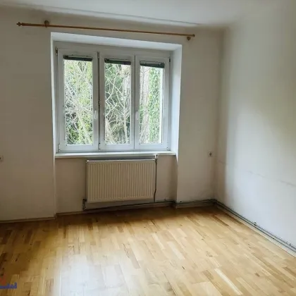 **Sanierungsbedürftige Hochparterre Wohnung** Schlagen Sie zu** - Bild 3