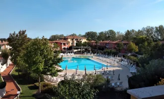 Traumhafte Ferienwohnung in Caorle, Veneto - Perfektes Urlaubsdomizil mit Pool und Terrasse in Strandnähe für nur 210.000€!