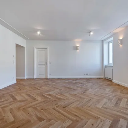 BALKONWOHNUNG im 4. Obergeschoß! Hochwertig sanierter 4-Zimmer-Stilaltbau - Bild 2