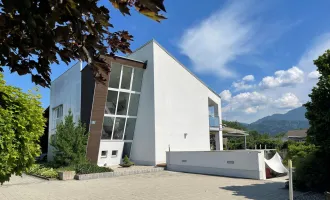 Repräsentative Architektenvilla mit        280 m² Wohnfläche und ca. 3785 m² Grund im Unterkärntner Seengebiet