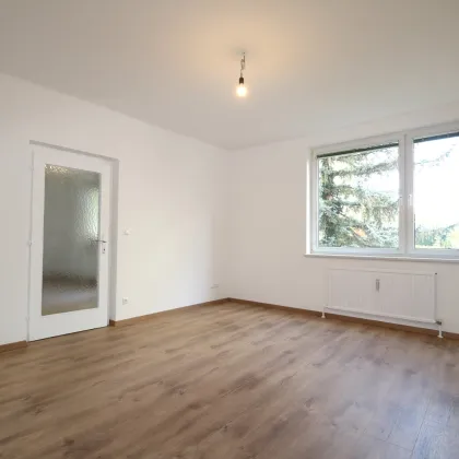 TOP SANIERT - Schöne 2-Zimmer-Eckwohnung mit ostseitiger Loggia und Autoabstellplatz - befristet vermietet! - Bild 3