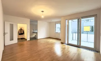 Top-Wohnung mit offener Küche und sonnigem Balkon!