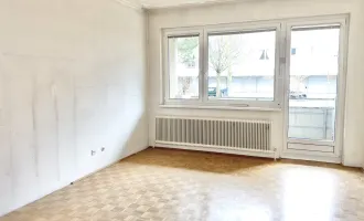 PROVISIONSFREI VOM EIGENTÜMER! UNSANIERTE GUT AUFGETEILTE 4-ZIMMER-WOHNUNG MIT LOGGIA!