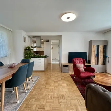 Modernes Wohnen in der Grünen Mitte: 4-Zimmer Neubau mit Großem Balkon, Innenhofruhe und Tiefgaragenplatz - Bild 3