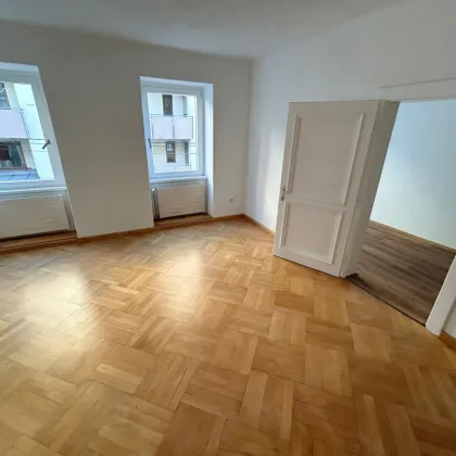 4 Zimmer-Altbauwohnung top geeignet als Wohnung oder Büro! - Bild 2