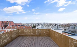 Erstbezug mit Dachterrasse *** 3-Zimmer Dachgeschossmaisonette *** Nähe U1 Kagraner Platz