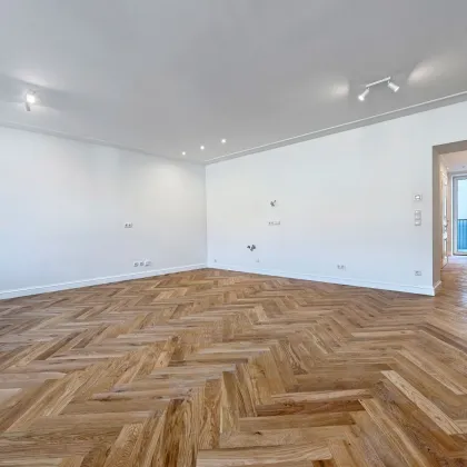 BALKONWOHNUNG im 4. Obergeschoß! Hochwertig sanierter 3-Zimmer-Stilaltbau - Bild 2