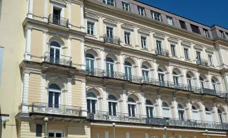 Herrschaftlicher Zweitwohnsitz, im Traditionsgebäude an der Seepromenade Gmunden mit traumhaftem Blick auf den Traunsee