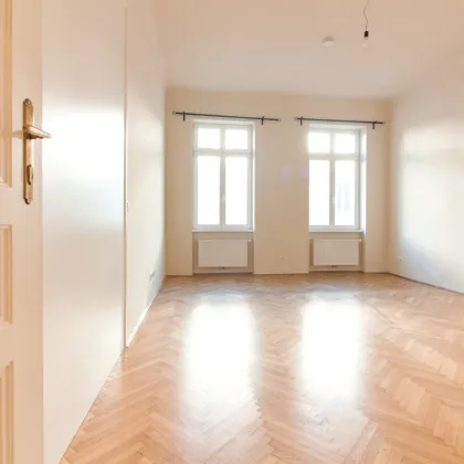 Charmante Altbauwohnung mit optimalem Grundriss | zentral begehbare 3,5 Zimmer | TOP Lage nächst Neubaugasse - Bild 2