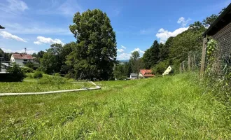 RUHIGES BAUGRUNDSTÜCK FÜR IHR TRAUMHAUS! + ERHÖHTE SONNENLAGE MIT WEITBLICK + TOP ANBINDUNG!