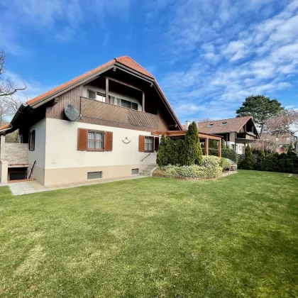 Charmantes 145m² Einfamilienhaus mit Terrasse, Loggia, Doppelgarage und südseitigem Garten - Bild 2