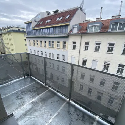 SCHNÄPPCHEN!!Renovierungsbedürftige 2-Zimmer Altbauwohnung mit Balkon im 1100 WIEN!! - Bild 2