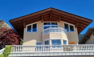 Modernes Ein-Zweifamilienhaus  mit unverbaubarer sonniger Traumaussicht im vorderen Zillertal .