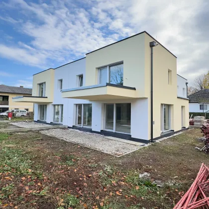 NEU! ++ 152,50 m² ++  5 ZIMMER + 2 BALKONE + TERRASSE + EIGENGARTEN + 2 PKW Stellplätze ++ - Bild 2