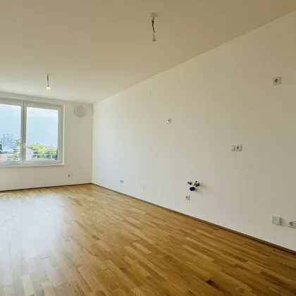 Traumhafte Dachgeschosswohnung in Deutsch-Wagram - Erstbezug mit Balkon, 2 KFZ Abstellplätze - PROVISION BEZAHLT DER ABGEBER - Bild 3