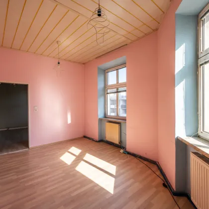 ++NEU++ Sanierungsbedürftige 2 Zimmer Altbauwohnung mit viel Potenzial. - Bild 2