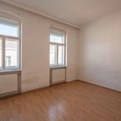 +++NEU+++ Sanierungsbedürftige 3-Zimmer Altbau-Wohnung - Bild 2