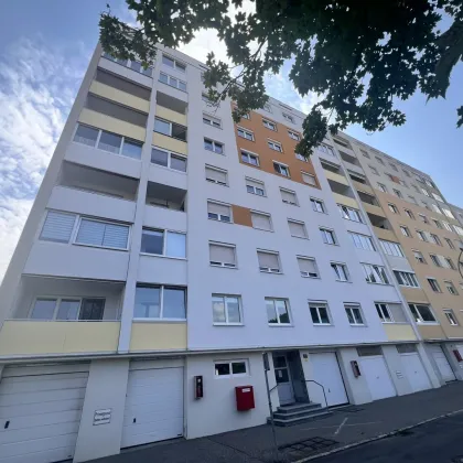 ++Erstbezug - top sanierte ETW  mit Lift und Balkon in der Stadt++ - Bild 2