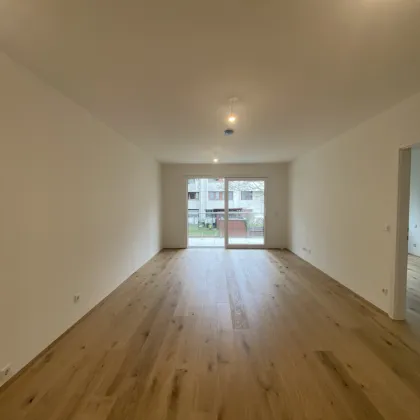 Exklusive 2-Zimmer Wohnung inklusive Balkon! I Erstbezug I Provisionsfrei - Bild 2