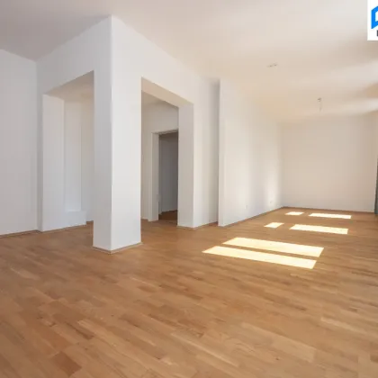 Helle 2,5 Zimmer Dachgeschosswohnung im 4. Obergeschoss, unmittelbar bei U4/U6, hofseitig - Bild 2