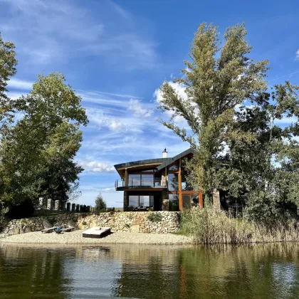 Außergewöhnliche Architekten-Villa mit exklusiver Ausstattung und eigenem Seeanteil - Bild 2