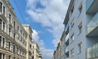 GARAGENPLATZ INBEGRIFFEN!  HELLE 2 ZIMMER MIT BALKON ZUM GARTEN