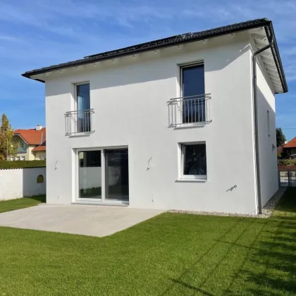 Traumhaftes Einfamilienhaus - Erstbezug mit top Ausstattung - Energieklasse A++ - Bild 2