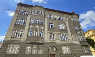 Sehr schöner Stilaltbau mit Loggia