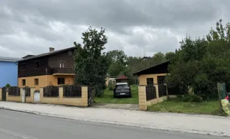 Einfamilienhaus in idyllischer Lage mit großen Garten