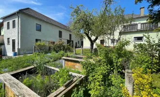 Geräumiges Landhaus mit großem Nebengebäude!