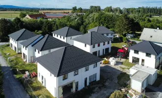 Modernes Wohnen in Ebenfurth Doppelhaushälfte mit Erstbezug: Garten, Terrasse, 2 Stellplätze und exklusiver Ausstattung für nur EUR 329.000,00