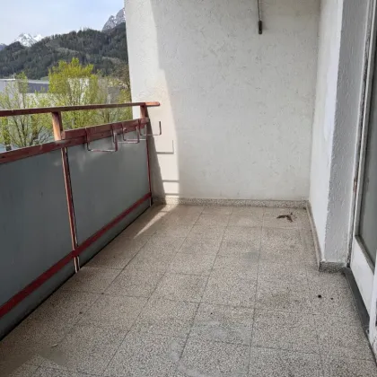 Renovierungsbedürftige 4-Zimmer Wohnung mit Balkon/Loggia in Zentrumslage von Schwaz zu verkaufen - Bild 2