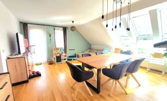 Dachgeschoßwohnung mit Balkon und Stellplatz - Garten und Natur inklusive!