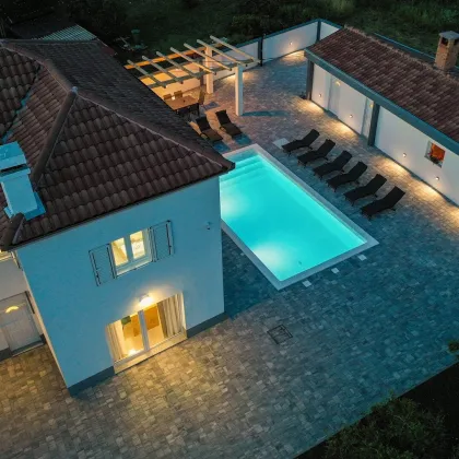 Attraktive Stadtvilla mit Pool in ausgezeichneter Lage in unmittelbarer Nähe von Zadar - Bild 3