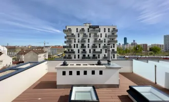 LICHTDURCHFLUTETES REFUGIUM - Geräumte Wohnung mit Balkon und Dachterrasse