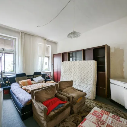 ++Q18++ sanierungsbedürftige 1-Zimmer Altbauwohnung - Bild 2