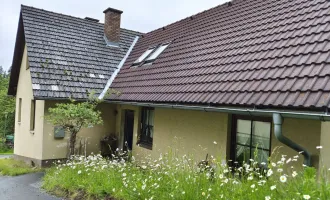 NATUR PUR! Landhaus am erfrischenden Bach mit Wald in herrlicher Aussichtslage