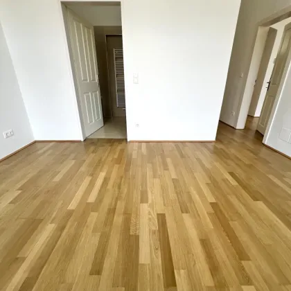 Stilvolle 59m² Altbauwohnung: 2 Zimmer mit Einbauküche & Aufzug für nur 279.000€ - Bild 2