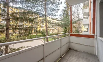 ++NEU++ Sanierungsbedürftige 4 Zimmer Wohnung inkl. Balkon! ++