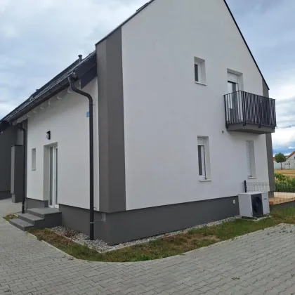 +++ TOP -- Modernes Reihenhaus mit Garten -- NEUBAU -- ERSTBEZUG -- Schlüsselfertig € 395.000,-- +++ - Bild 2