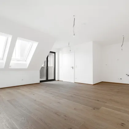 BEZUGSFERTIG // 3 Zimmer DG-Wohnung mit Balkon auf einer Ebene // Klima, Luft-Wärme-Pumpe, Außenbeschattung (Top 22) - Bild 2