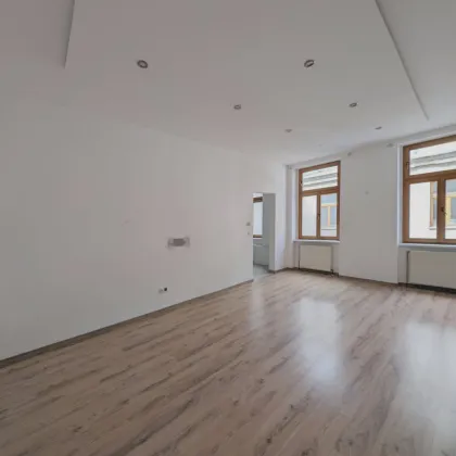 ++Hofseitig++ Tolle gepflegte 2-Zimmer Altbau-Wohnung in absoluter Ruhelage, viel Potenzial! - Bild 2