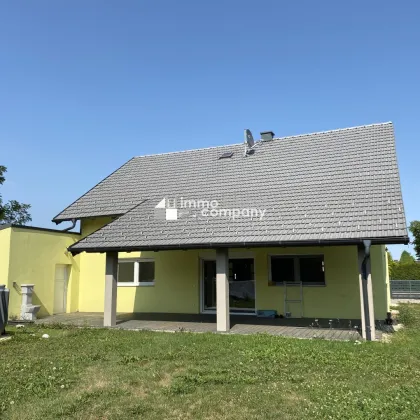 Einfamilienhaus mit viel Platz / 5 Zimmer / Terrasse / Garten / Garage in Siedlungslage - Bild 2