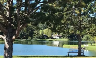 Wohnen direkt am See - GANZJAHRESNUTZUNG/Hauptwohnsitz möglich, in bester Lage, erste Reihe mit freien Blick am See mitten in einem Erholungsgebiet / Freizeitpark, 30 Auto-Minuten von Wien entfernt.